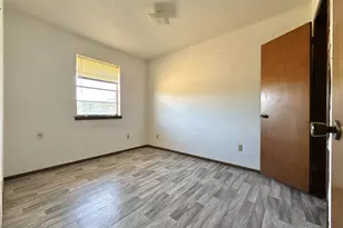 302 Calhoun Dr, Rockdale, TX 76567 - Photo 5