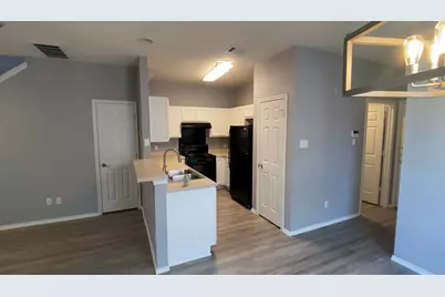14013 Harris Ridge Boulevard #B, Pflugerville, TX 78660 - Photo 3