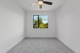 1615 E 7th St, Austin, TX 78702 - Photo 13