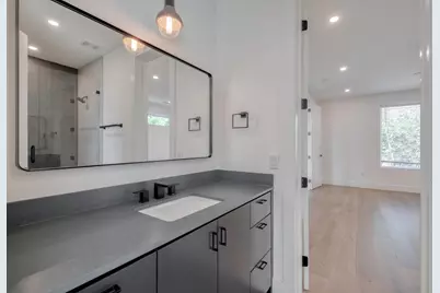 5700 Louise Lane, Austin, TX 78757 - Photo 31