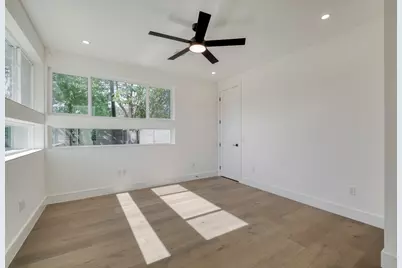 5700 Louise Lane, Austin, TX 78757 - Photo 15