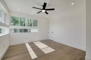 5700 Louise Ln, Austin, TX 78757 - Photo 15