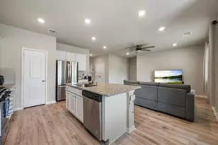 319 Arrowhead Vine St, Leander, TX 78641 - Photo 5