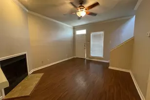 715 W 22 1/2 St, Austin, TX 78705 - Photo 5