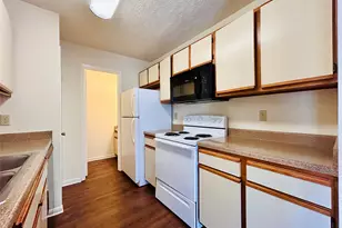 8904 Schick Rd, Austin, TX 78729 - Photo 7