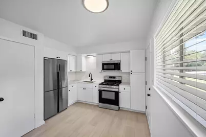 806 E 13th Street #104, Georgetown, TX 78626 - Photo 15