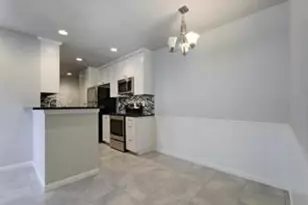 9802 Hundred Oaks Cir, Austin, TX 78750 - Photo 7