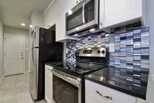 9802 Hundred Oaks Cir, Austin, TX 78750 - Photo 9