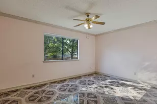 4805 Crest Oak Rd, Austin, TX 78744 - Photo 17