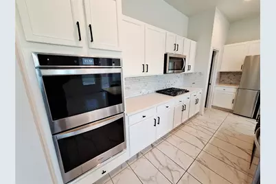 7800 Hillock Terrace, Austin, TX 78744 - Photo 9