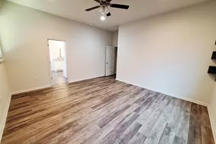 7800 Hillock Terrace, Austin, TX 78744 - Photo 17