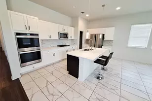 7800 Hillock Terrace, Austin, TX 78744 - Photo 7