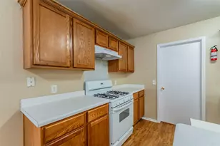 207 Mitchell Dr, Hutto, TX 78634 - Photo 7