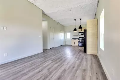 1310 W Fm 487 #E, Jarrell, TX 76537 - Photo 15