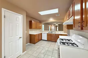 102 Ryan Cove, Hutto, TX 78634 - Photo 7