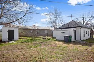 918 W 3rd St, Taylor, TX 76574 - Photo 5