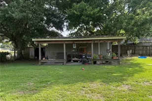 2325 11th St, Port Neches, TX 77651 - Photo 3
