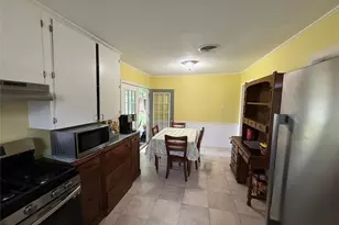 2325 11th St, Port Neches, TX 77651 - Photo 9