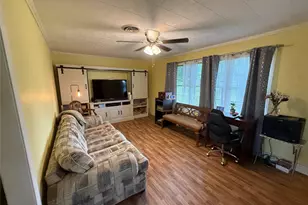 2325 11th St, Port Neches, TX 77651 - Photo 5