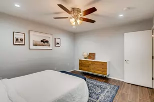 910 Duncan Ln, Austin, TX 78705 - Photo 9