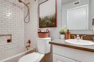 910 Duncan Ln, Austin, TX 78705 - Photo 11