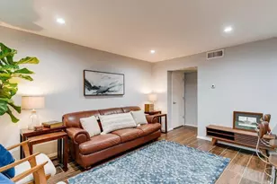 910 Duncan Ln, Austin, TX 78705 - Photo 3