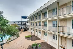 910 Duncan Ln, Austin, TX 78705 - Photo 15