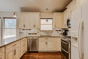 2410 Hutton Ln, Leander, TX 78641 - Photo 9