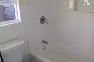 3019 E 12th St, Austin, TX 78702 - Photo 11