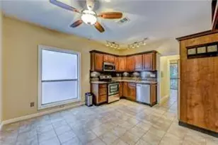 2210 Pearl St, Austin, TX 78705 - Photo 3