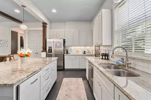 1008 W 22nd St, Austin, TX 78705 - Photo 11