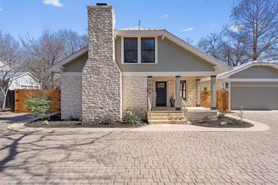 1605 S Austin Avenue, Georgetown, TX 78626 - Photo 1