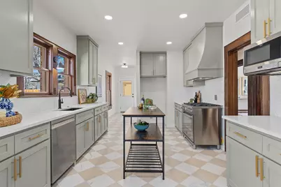 1605 S Austin Avenue, Georgetown, TX 78626 - Photo 11