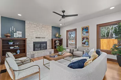 1605 S Austin Avenue, Georgetown, TX 78626 - Photo 3