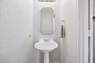 13504 Richard Nixon St, Manor, TX 78653 - Photo 11