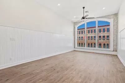 104 E 2nd Street #201, Taylor, TX 76574 - Photo 9