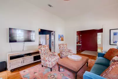 402 Hudgins Street, Smithville, TX 78957 - Photo 7