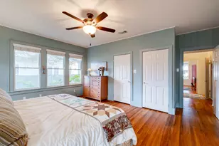 402 Hudgins St, Smithville, TX 78957 - Photo 13
