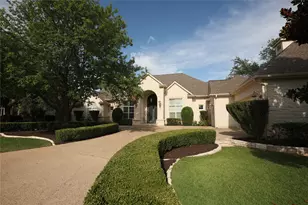 200 Stardust Ln, Georgetown, TX 78633 - Photo 3