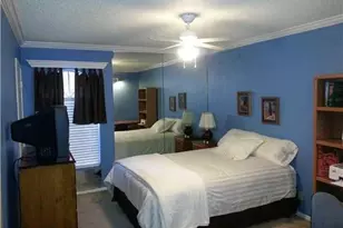 910 Duncan Ln, Austin, TX 78705 - Photo 3