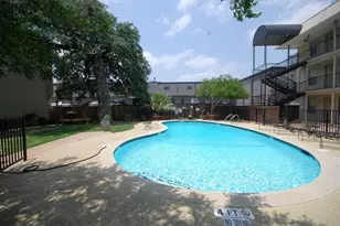 910 Duncan Ln, Austin, TX 78705 - Photo 5