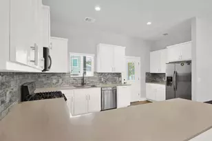 6902 Carver Ave, Austin, TX 78752 - Photo 7