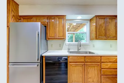 506 West Street, Hutto, TX 78634 - Photo 9