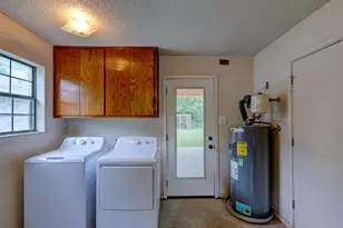 506 West St, Hutto, TX 78634 - Photo 17
