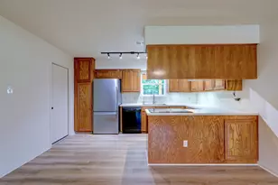 506 West St, Hutto, TX 78634 - Photo 7