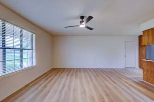506 West St, Hutto, TX 78634 - Photo 5