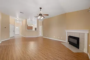 215 Kerley Dr, Hutto, TX 78634 - Photo 5