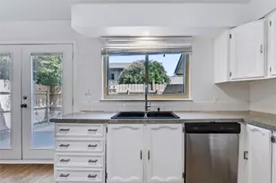 911 W Village Ln, Austin, TX 78758 - Photo 19