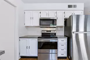 911 W Village Ln, Austin, TX 78758 - Photo 17