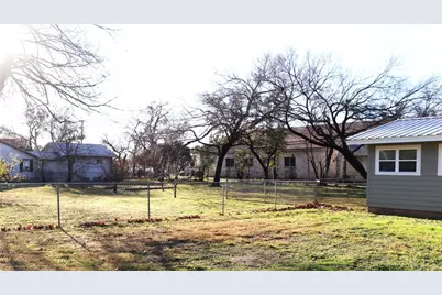 352 W Vaughan Street, Bertram, TX 78605 - Photo 5